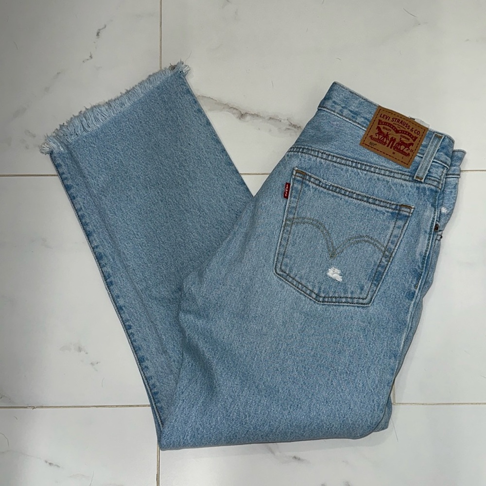 New! Levi Jeans Distressed 501